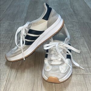 Adidas White and Black Running Shoes, Boys Size 5.5